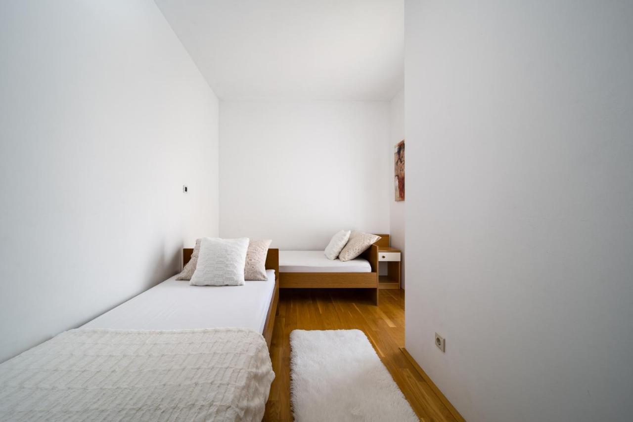 Apartment Toma Podstrana Bagian luar foto