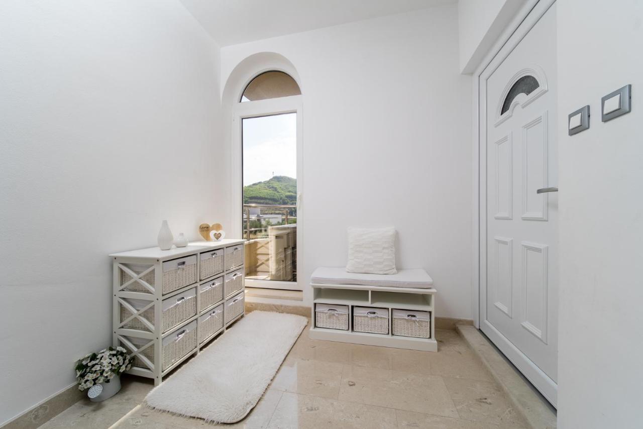 Apartment Toma Podstrana Bagian luar foto