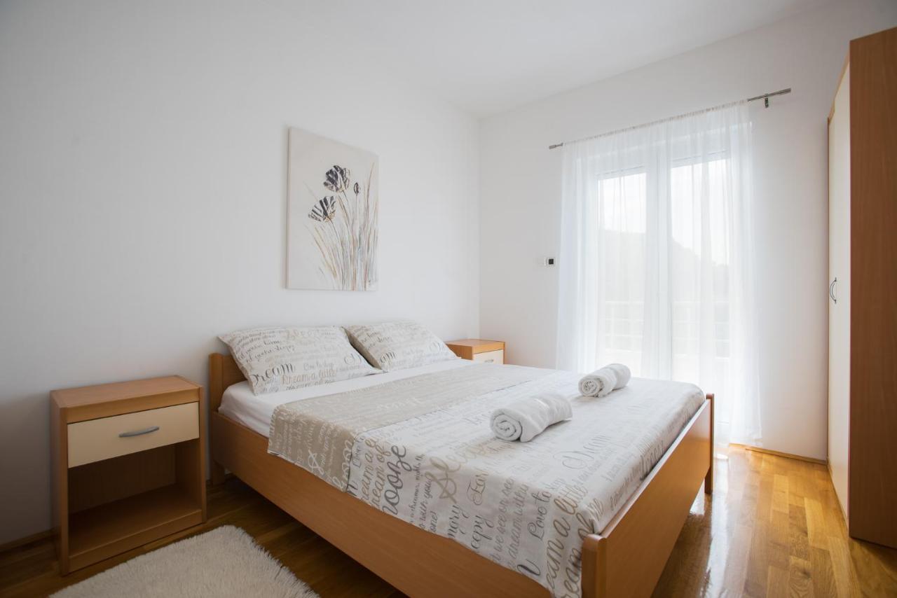 Apartment Toma Podstrana Bagian luar foto